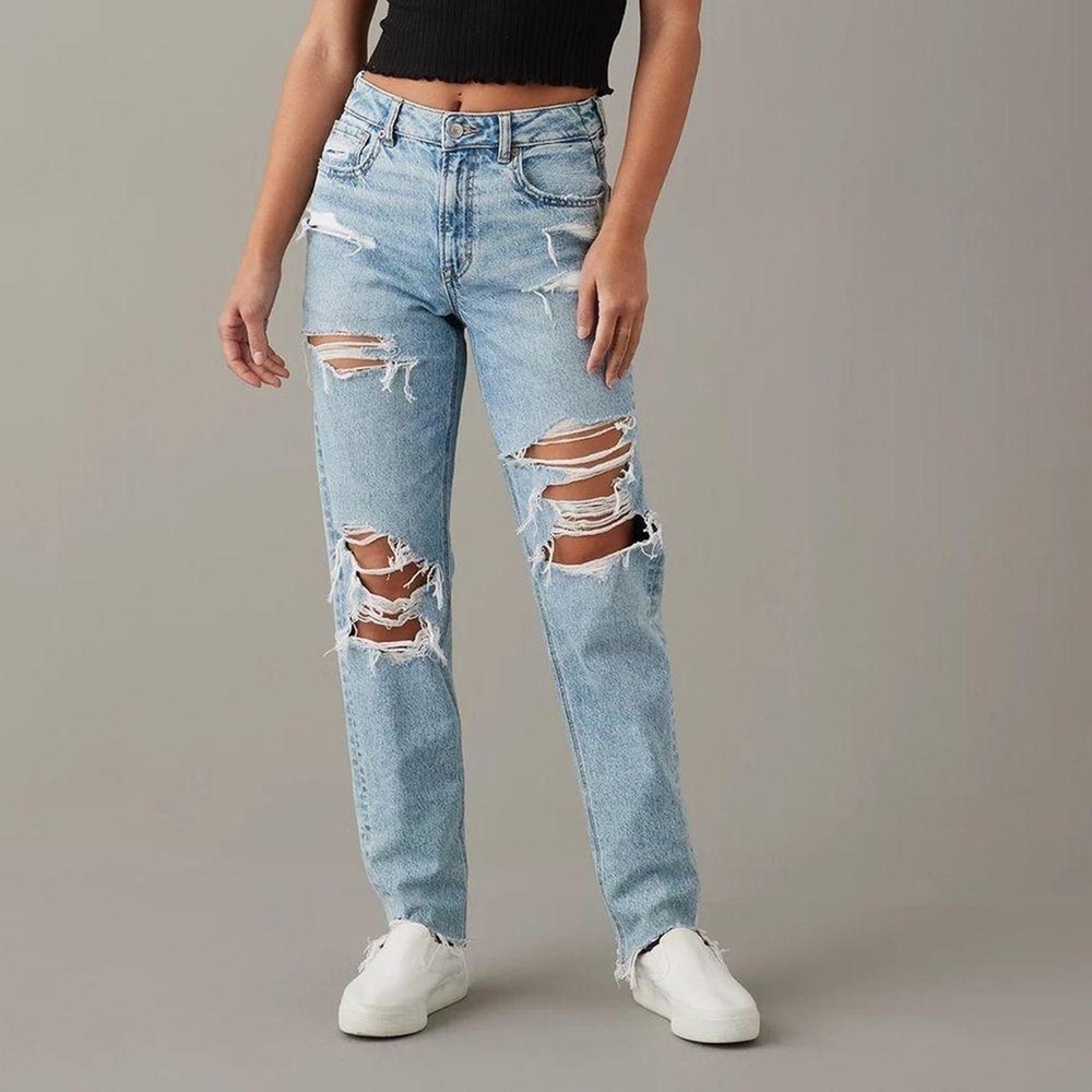 American Eagle Outfitters Light Blue Distressed Straight Leg Mom Jeans